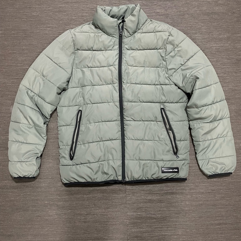ABERCROMBIE & FITCH LIGHTWEIGHT PACKABLE PUFFER JACKET